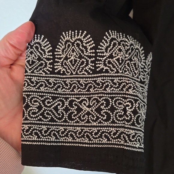 Tropical Escape | Black Embroidered Beach Coverup Size Medium - Picture 6 of 11